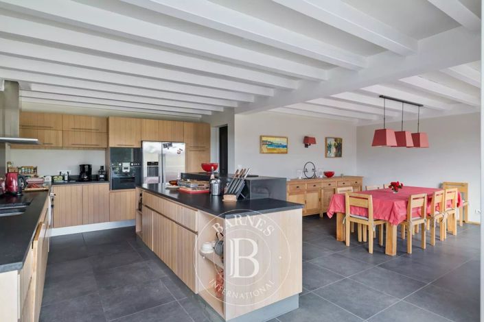 Image No.14-6 Bed House for sale