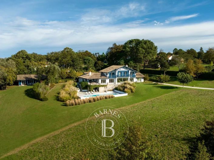 Image No.2-6 Bed House for sale