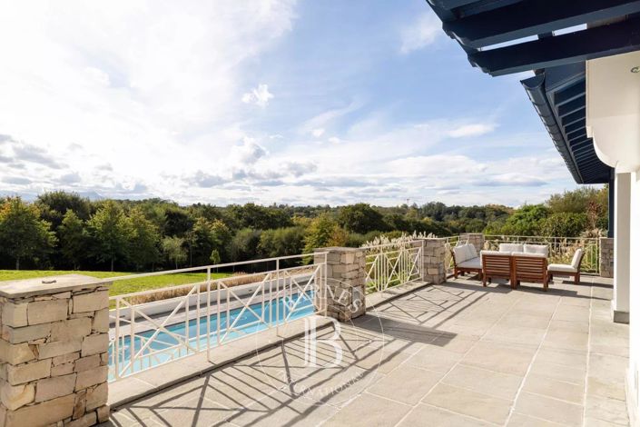 Image No.26-6 Bed House for sale