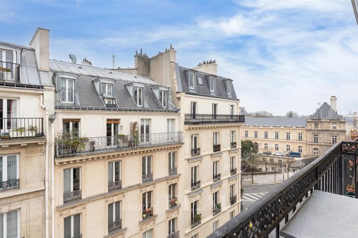 Image No.1-5 Bed House for sale