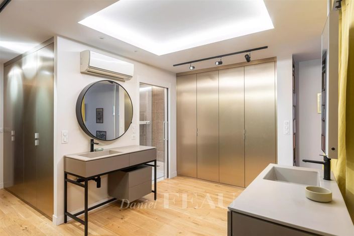 Image No.16-5 Bed House for sale