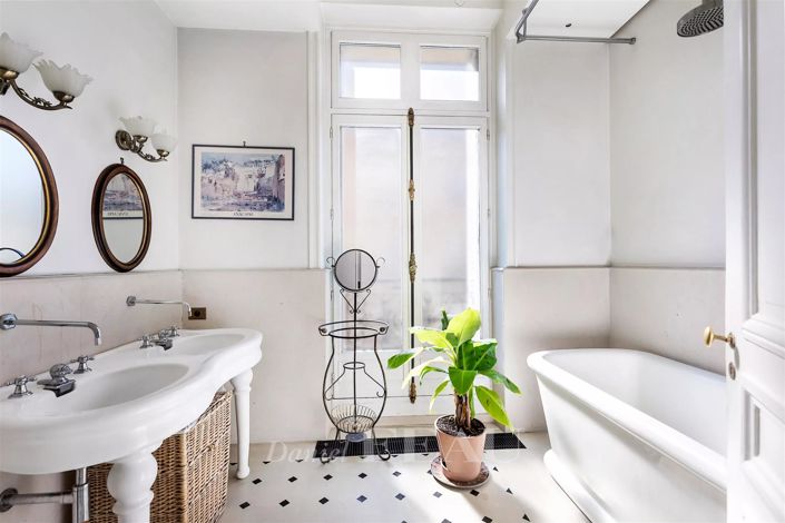 Image No.17-4 Bed Apartment for sale