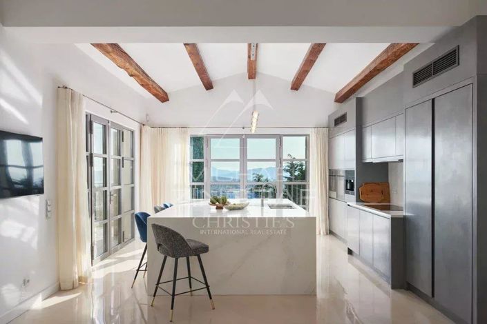 Image No.5-5 Bed House for sale