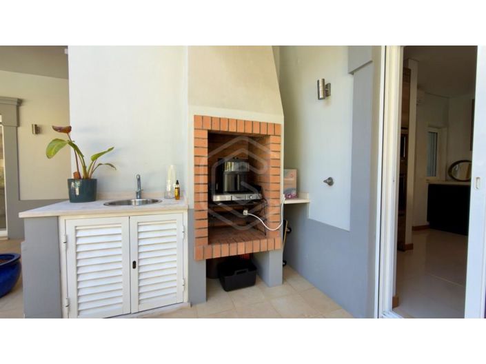 Image No.25-4 Bed House for sale