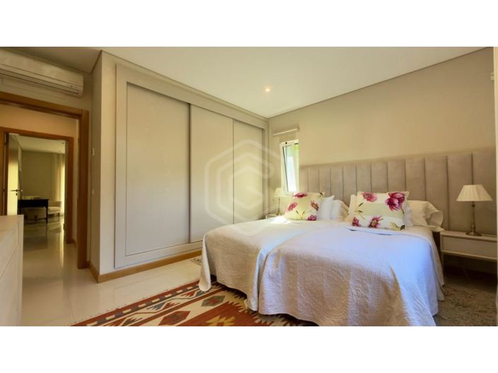 Image No.44-4 Bed House for sale