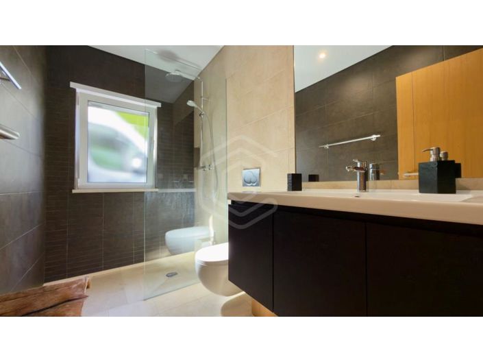 Image No.53-4 Bed House for sale