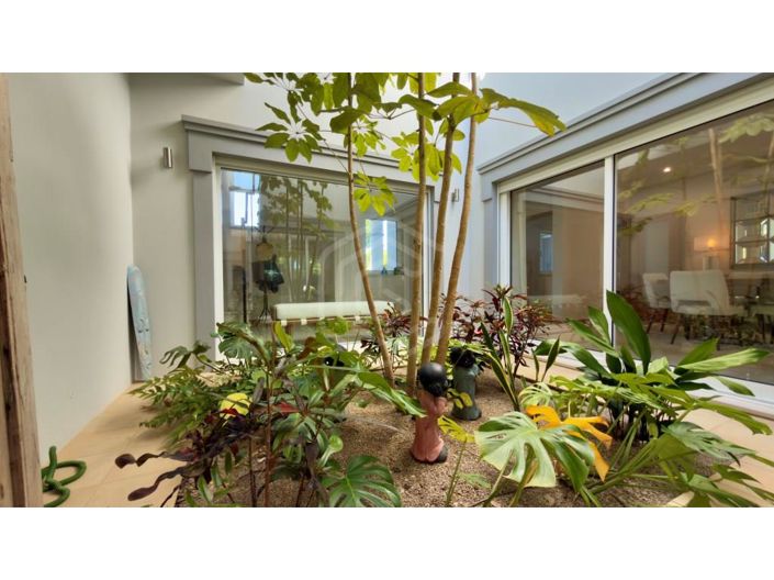 Image No.6-4 Bed House for sale