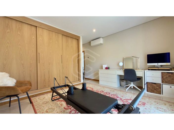 Image No.60-4 Bed House for sale