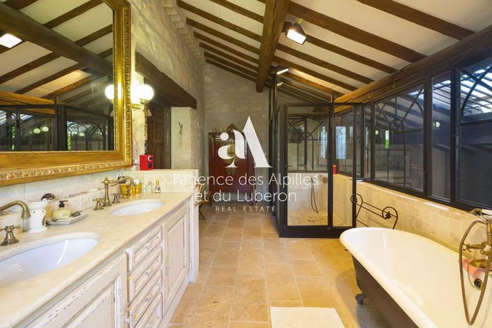 Image No.10-6 Bed House for sale