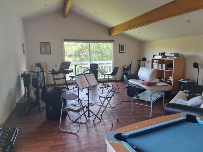 Image No.12-5 Bed House for sale