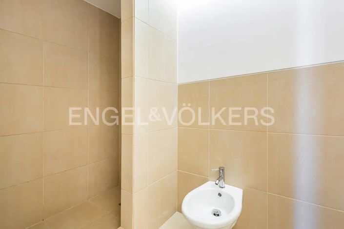 Image No.11-4 Bed House for sale