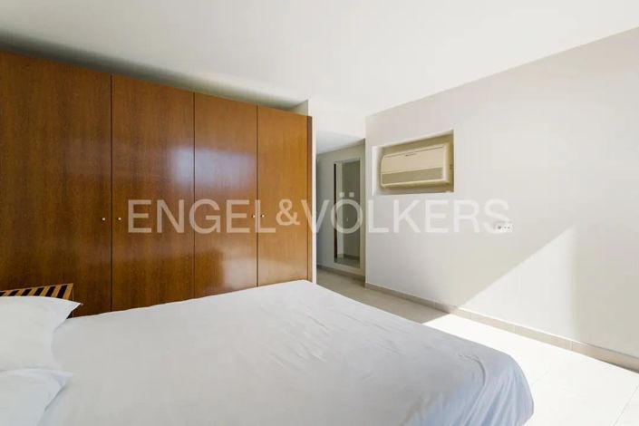 Image No.13-4 Bed House for sale