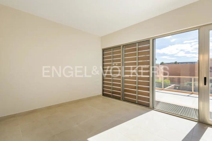 Image No.14-4 Bed House for sale