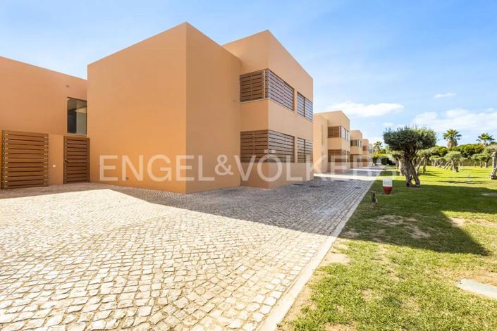 Image No.31-4 Bed House for sale