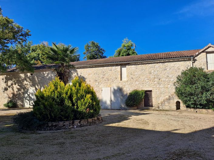 Image No.25-6 Bed Property for sale