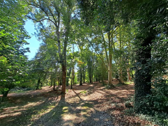 Image No.28-6 Bed Property for sale