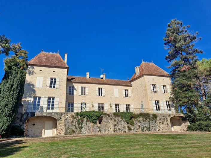 Image No.30-6 Bed Property for sale