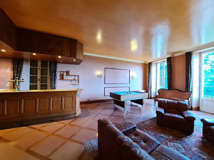 Image No.8-6 Bed Property for sale