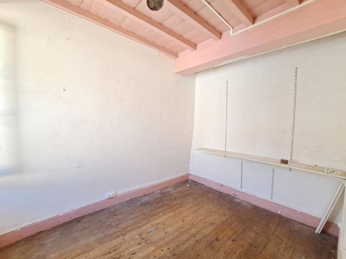 Image No.18-3 Bed House for sale