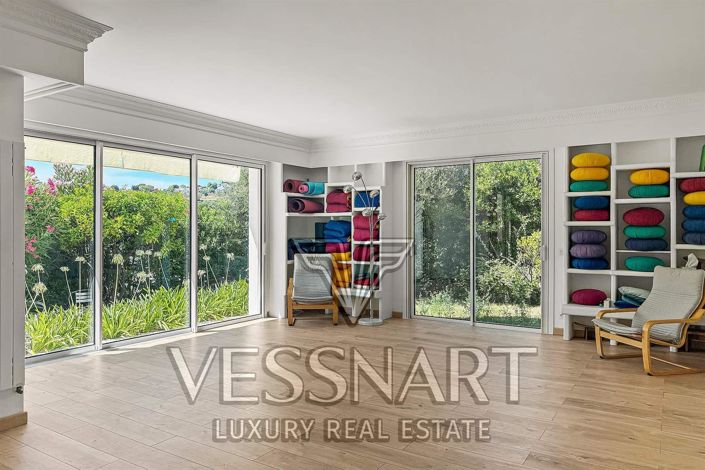 Image No.14-4 Bed House for sale