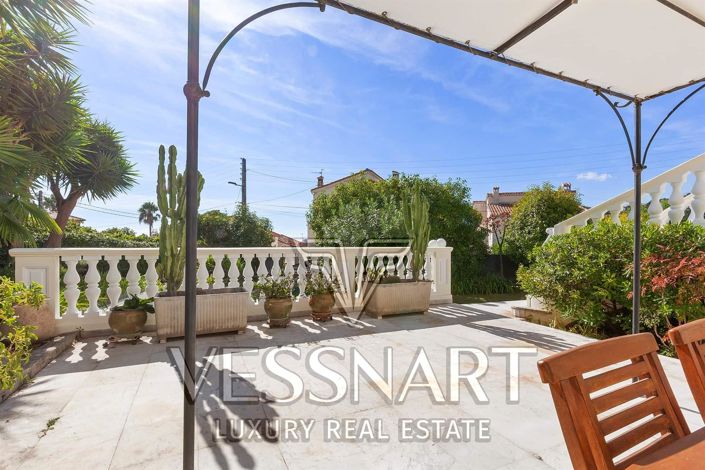 Image No.2-4 Bed House for sale