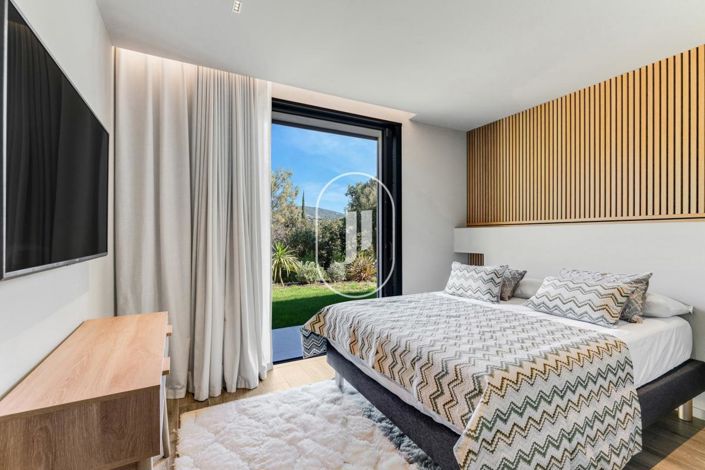 Image No.13-5 Bed House for sale