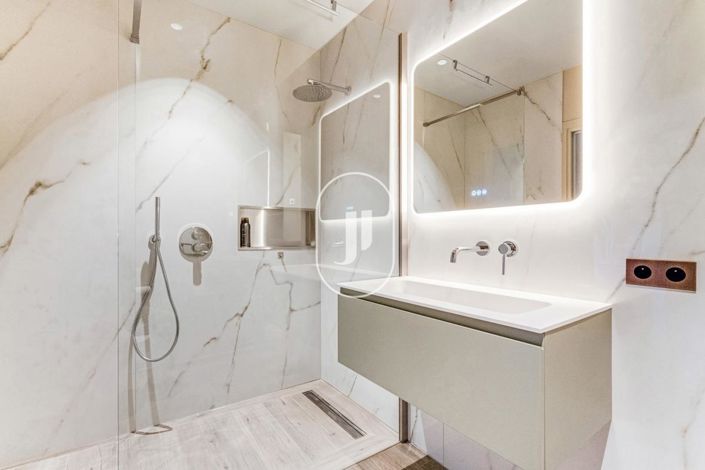 Image No.14-5 Bed House for sale