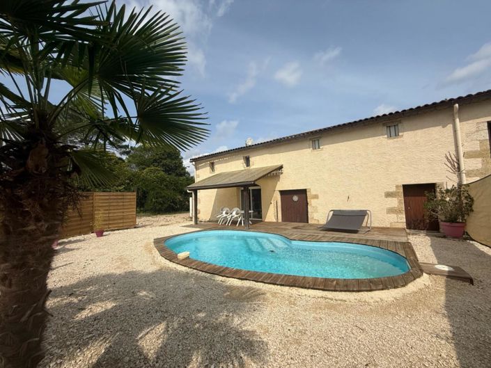 Image No.1-8 Bed House for sale