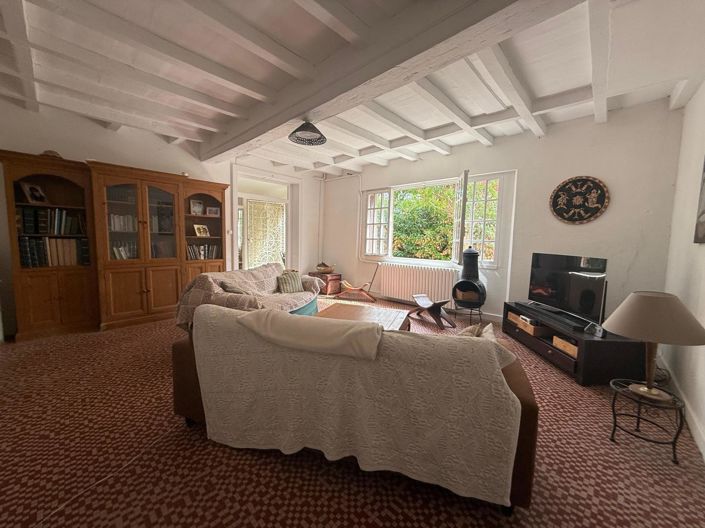 Image No.10-8 Bed House for sale