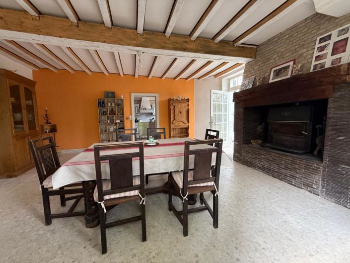 Image No.11-8 Bed House for sale