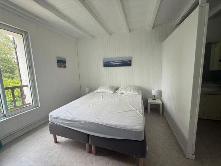 Image No.20-8 Bed House for sale