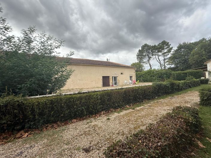 Image No.4-8 Bed House for sale