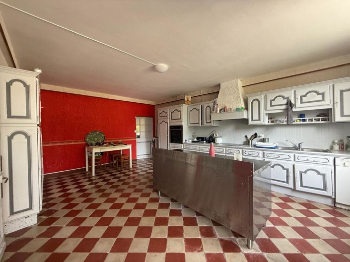 Image No.9-8 Bed House for sale