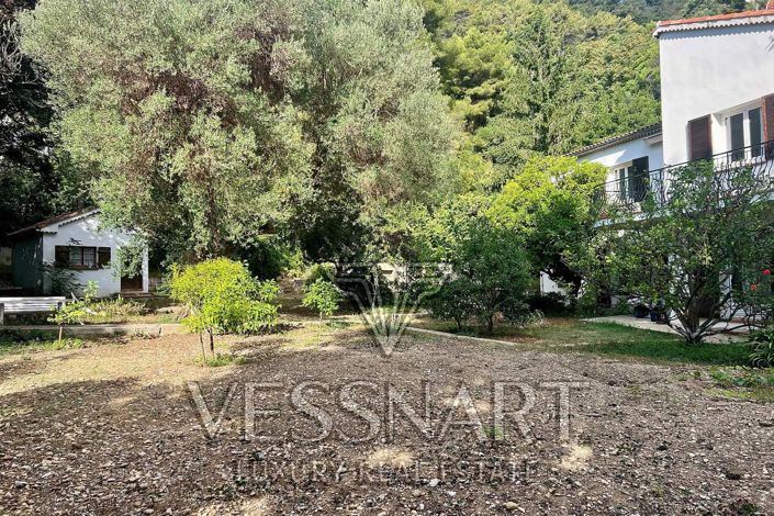 Image No.6-5 Bed House for sale