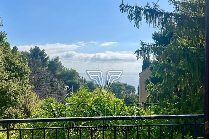 Image No.8-5 Bed House for sale