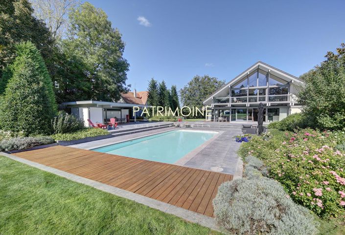 Image No.4-4 Bed Property for sale