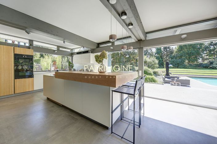 Image No.8-4 Bed Property for sale