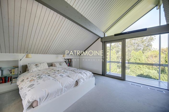 Image No.12-4 Bed Property for sale