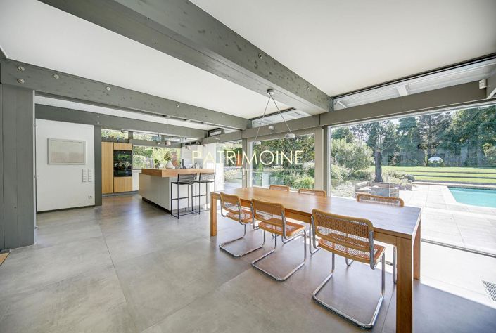 Image No.7-4 Bed Property for sale