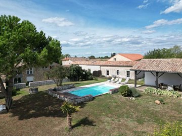 7 Bed House for sale