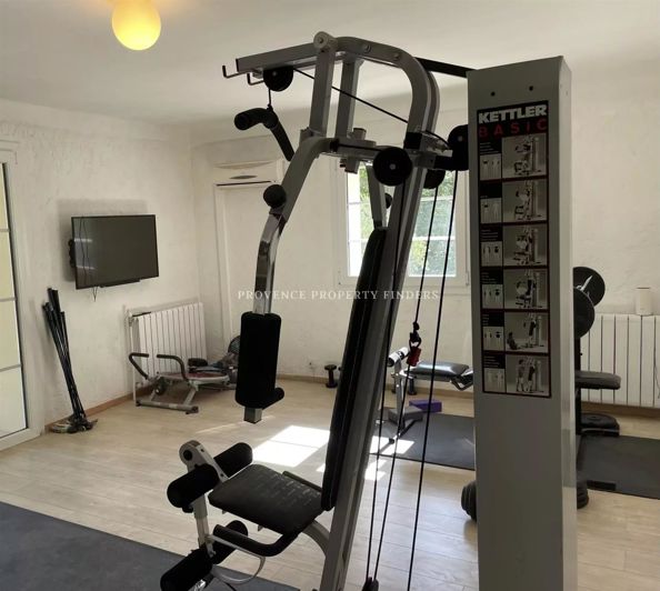 Image No.30-4 Bed House for sale