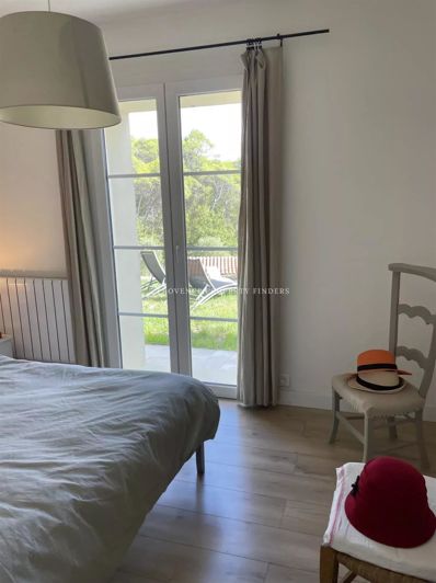 Image No.7-4 Bed House for sale