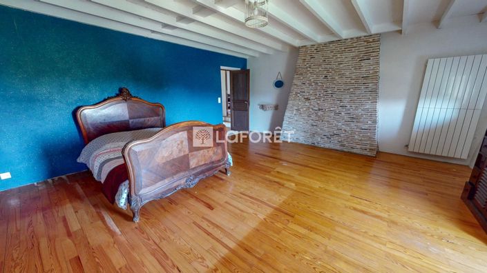 Image No.10-7 Bed Property for sale