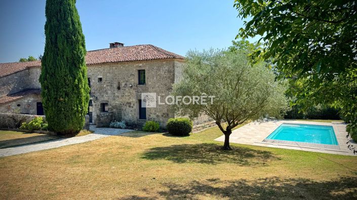 Image No.16-7 Bed Property for sale