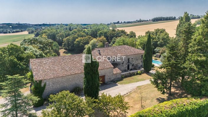 Image No.17-7 Bed Property for sale