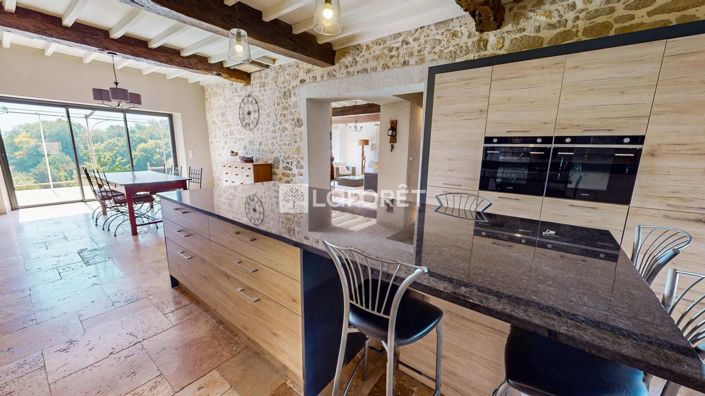 Image No.5-7 Bed Property for sale