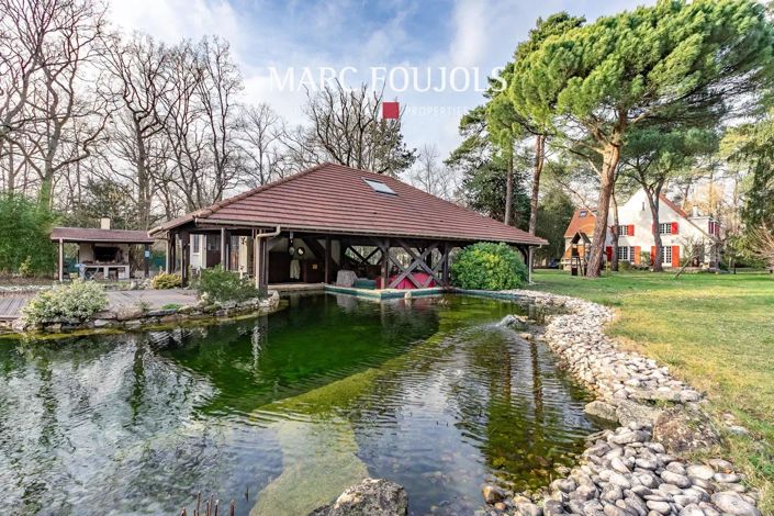 Image No.1-5 Bed House for sale