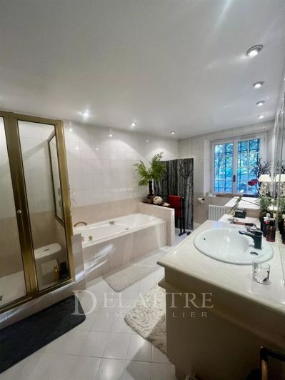 Image No.14-5 Bed House for sale