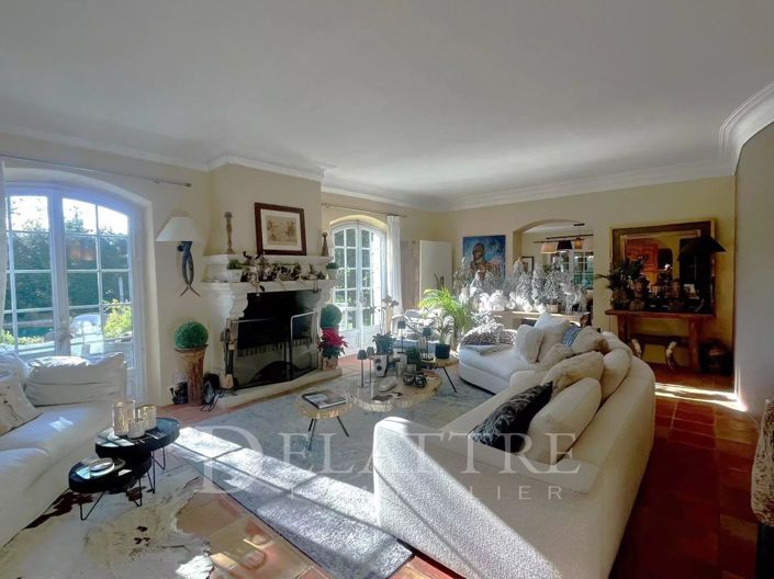 Image No.3-5 Bed House for sale