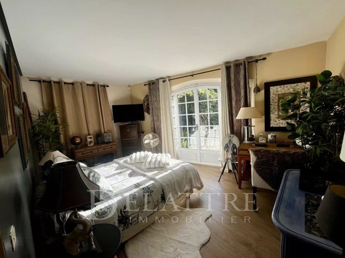 Image No.7-5 Bed House for sale